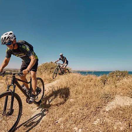 Ξενοδοχείο Robinson Cyprus 4*