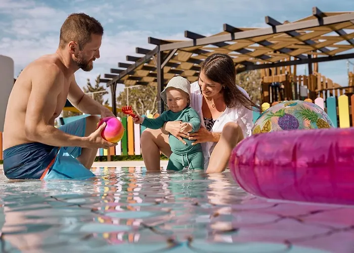 Robinson Cyprus Alaminos