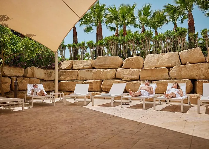 Robinson Cyprus Alaminos